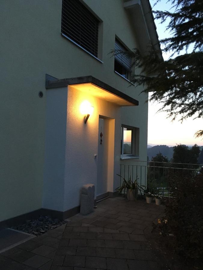 Modern Privatunterkunft